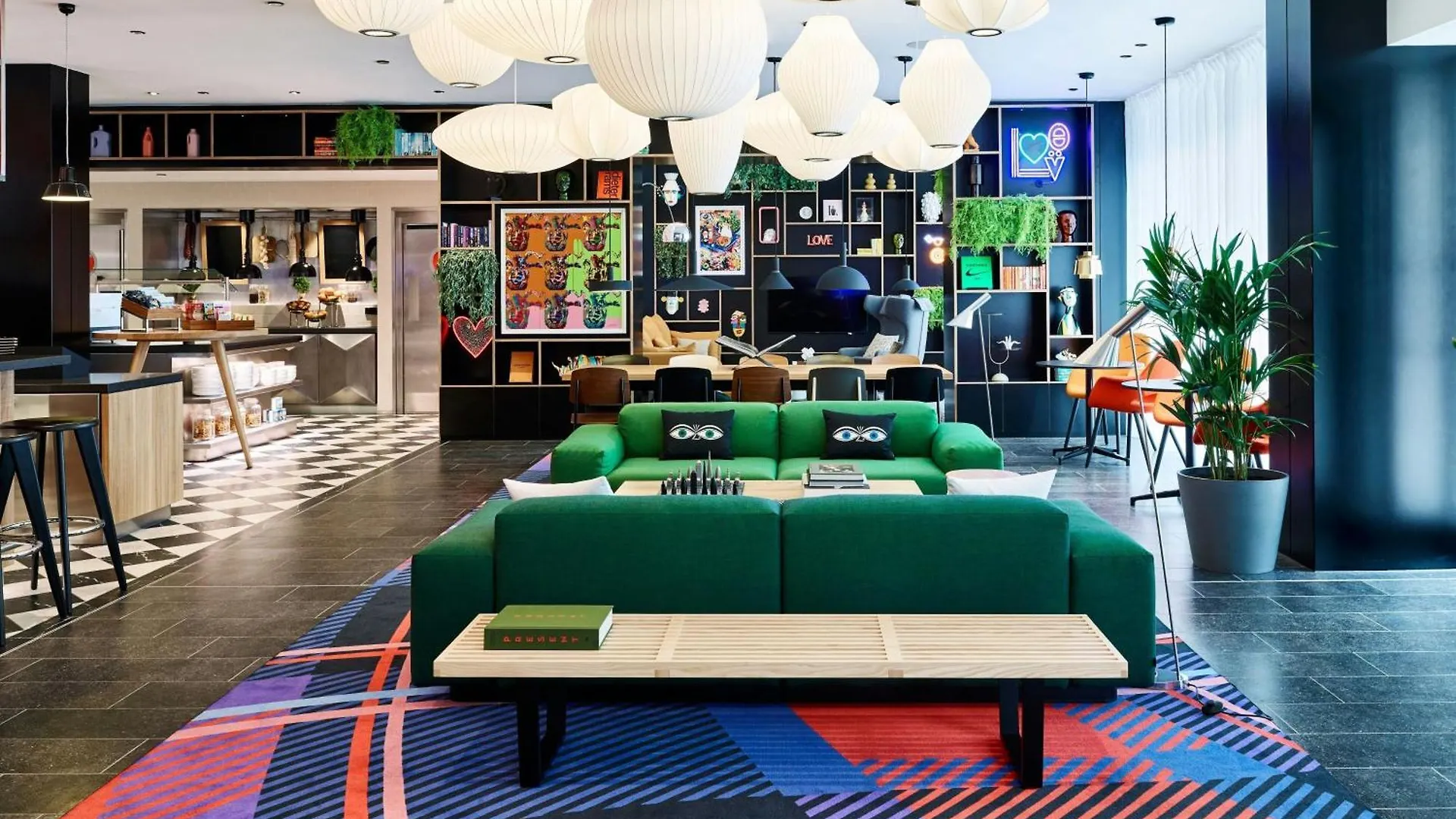 4 Family-Friendly Hotels in Westminster That Deliver