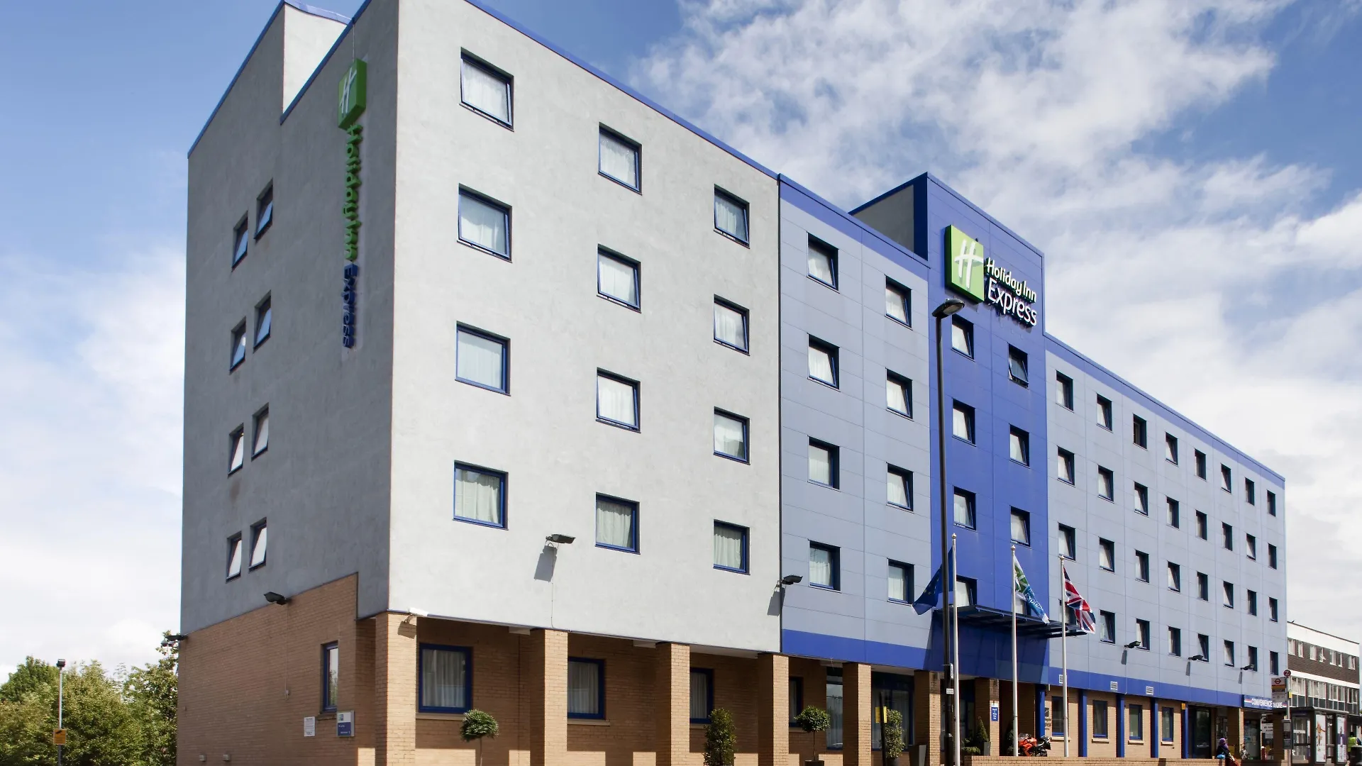 9 Family-Friendly West London Hotels Worth Booking
