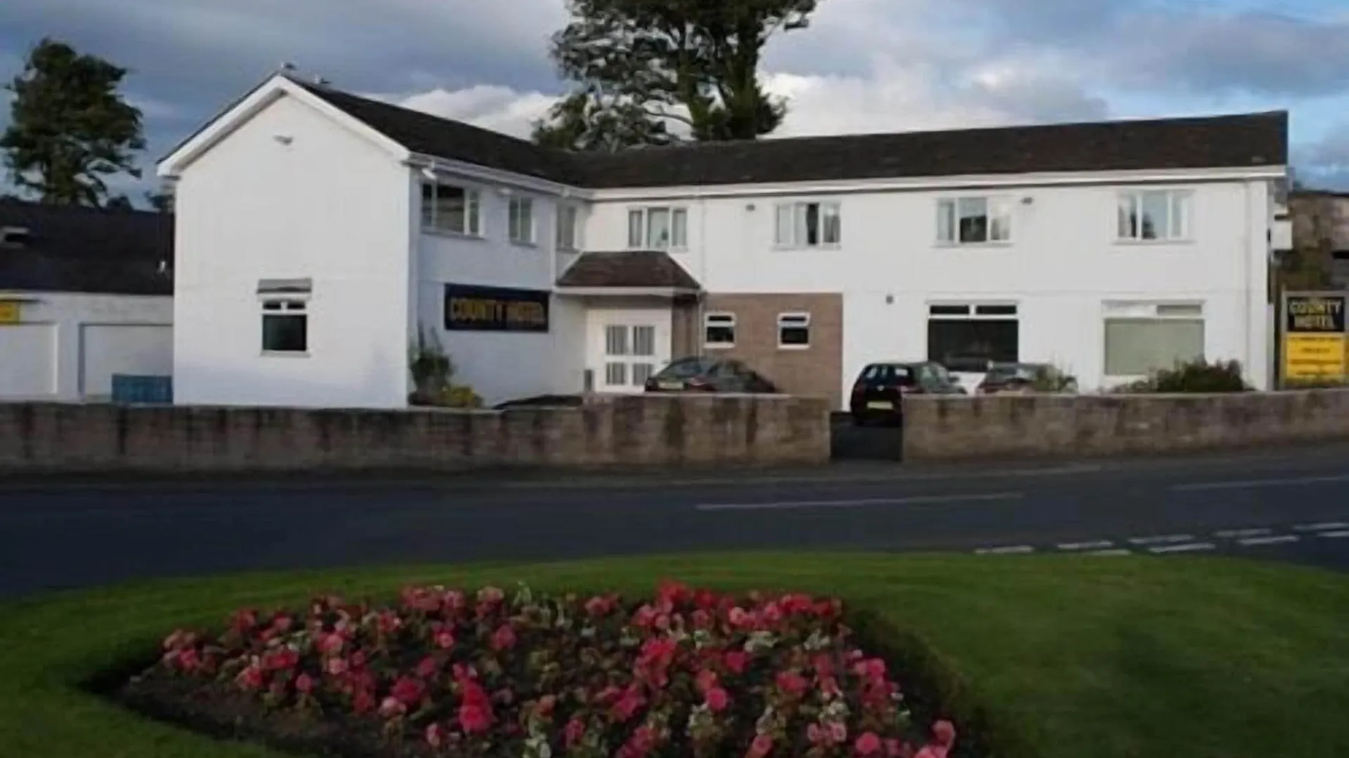 Staying Near Gourock Golf Club: 4 Hotels Compared