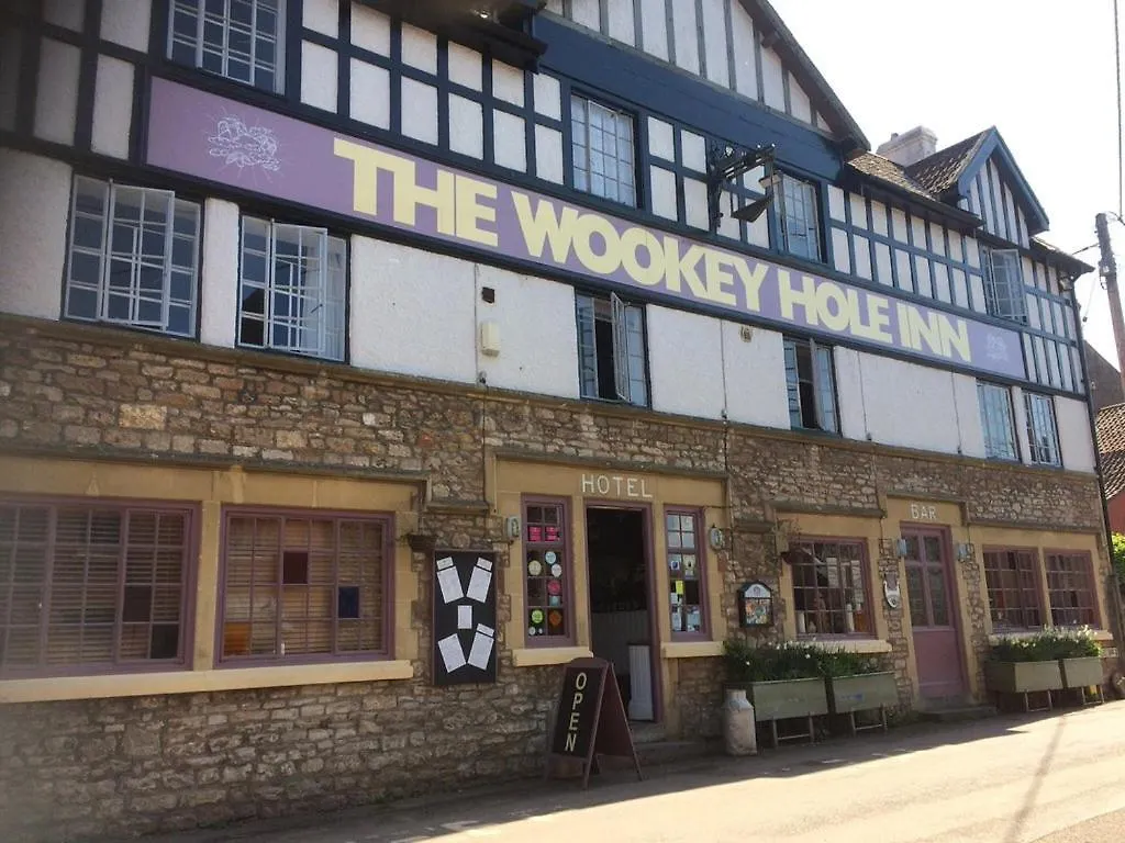 Where to Stay Near Wells Cathedral: 5 Hotels for Couples