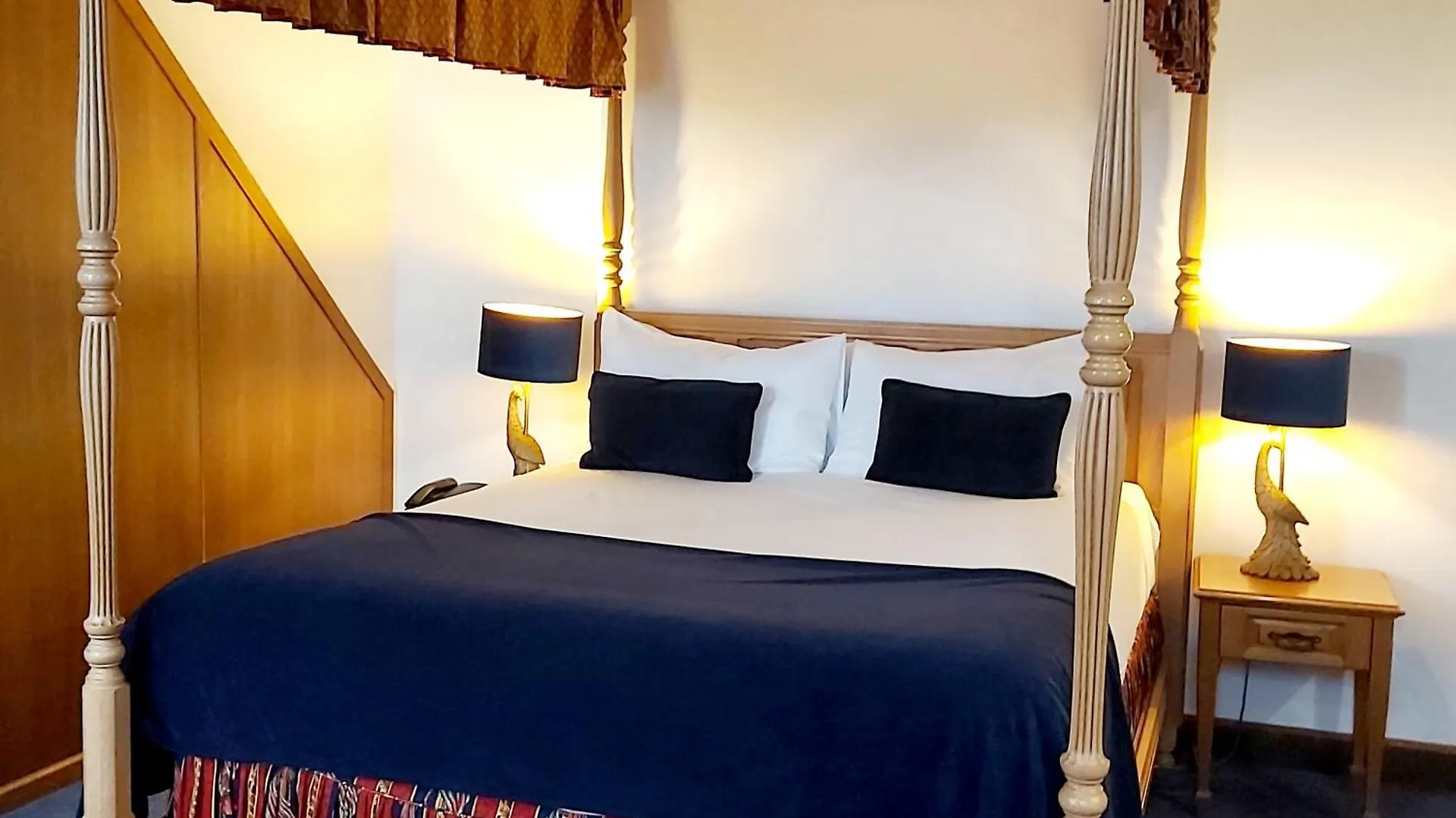 7 Romantic Hotels in Norfolk Worth Booking Now