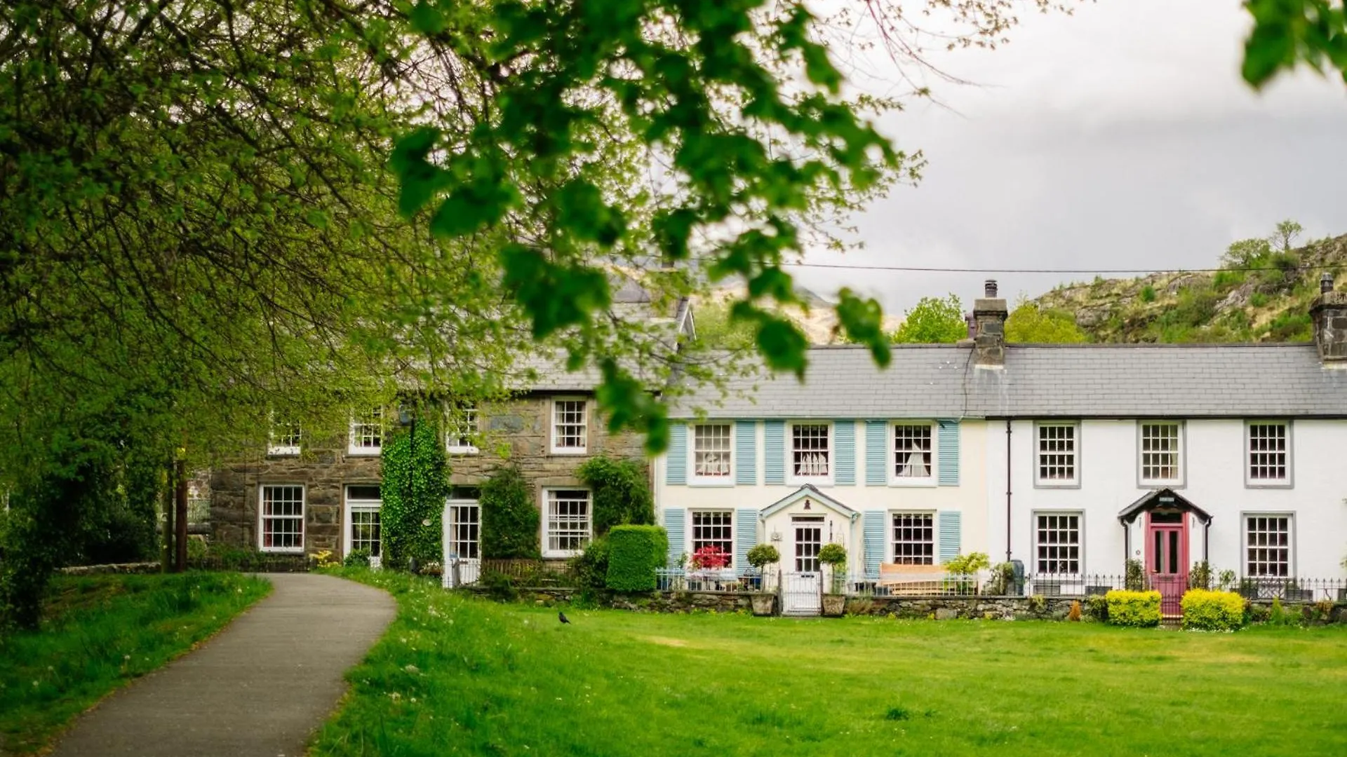 7 Romantic Hotels in North Wales That Couples Keep Coming Back To