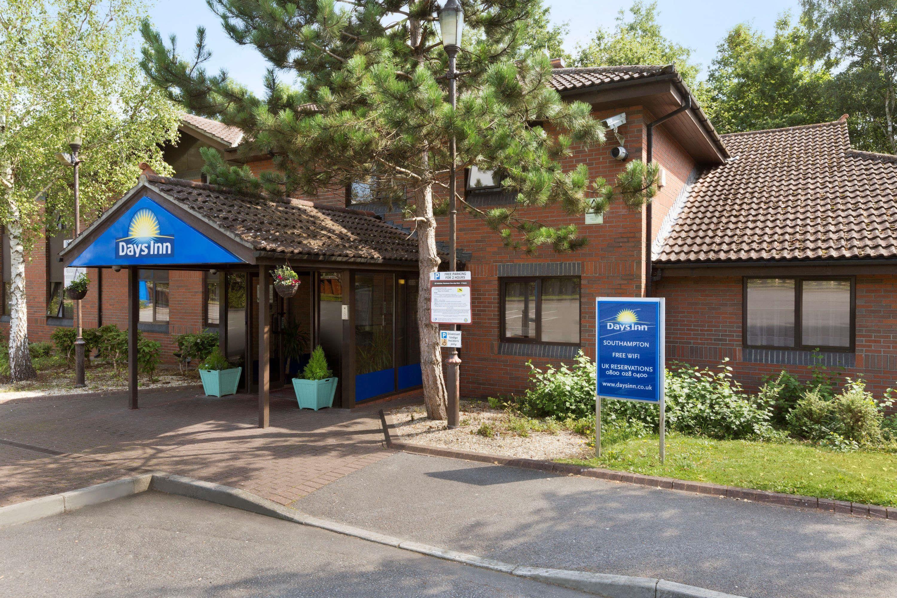 9 Smart Airport Hotels Near Southampton City Art Gallery