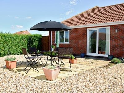 6 Central Hotels Near Sandilands Golf Club Worth Booking